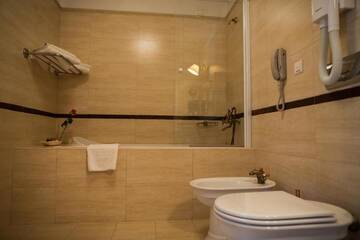 Фото номера Стандартный двухместный номер с 1 кроватью Курортные отели Hotel Snagov Club г. Снагов 13