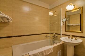 Фото номера Стандартный двухместный номер с 1 кроватью Курортные отели Hotel Snagov Club г. Снагов 14